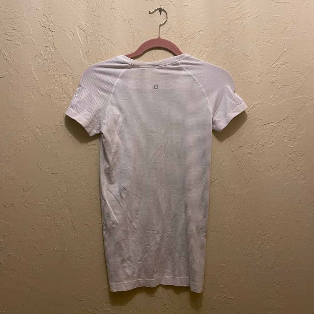 lululemon athletica White Short Sleeve Tee - Picture 3 of 4